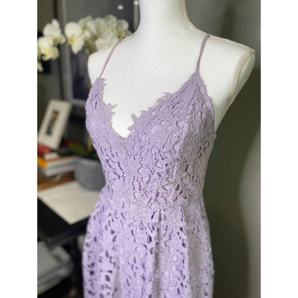 ASTR The Label Lace Midi Dress Pale Purple Medium - Picture 10 of 12